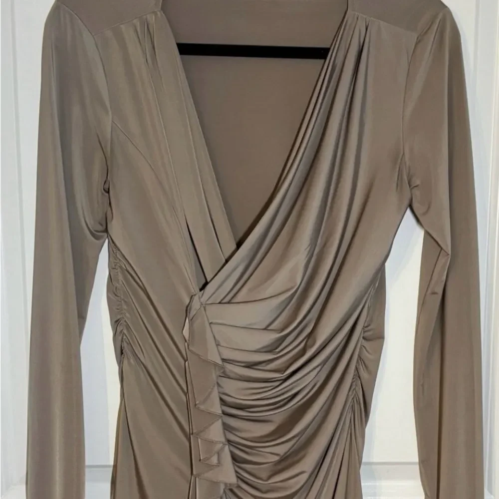 Carmen Marc Valvo Club Bodycon Brow Gray / Taupe Deep V Top Medium Wedding - Picture 7 of 11